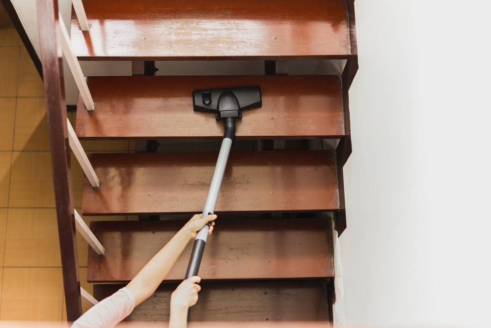 nettoyer un escalier en bois